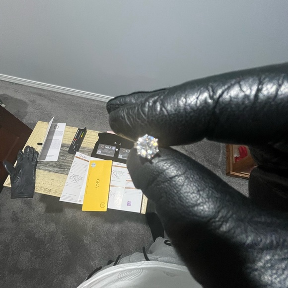 VVS1 Ear Rings 1Ct - Picture 4 of 6